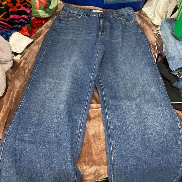 Selling jeans that don’t fit me! Sizes 9 to 11 prices $30 to 50 - Picture 4 of 7